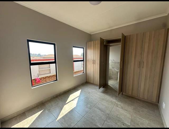 3 BEDROOM TOWNHOUSE FOR SALE IN WITBANK CENTRAL